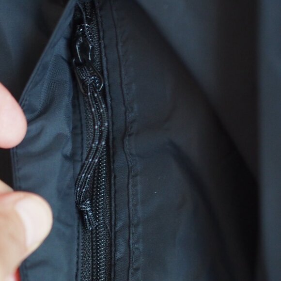 Columbia | Like NEW Men's EvaPOURation Rain Jacket - Picture 8 of 10
